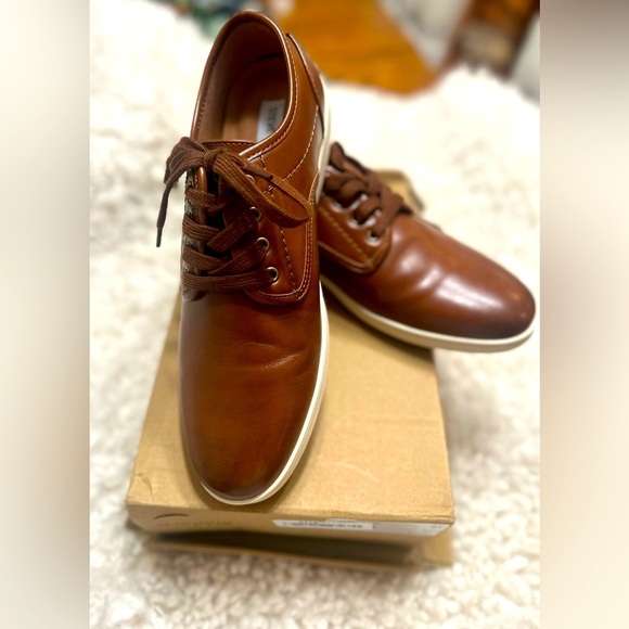 Steve Madden Other - Men’s Steve Madden size 10 tan sneakers